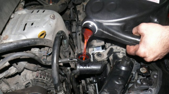 Замена радиатора охлаждения двигателя Toyota Avensis