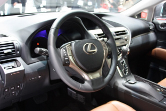 Обзор Lexus RX 2012 года выпуска.